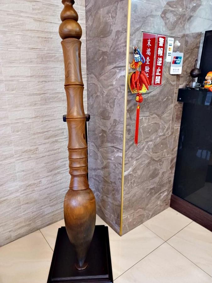Crystal Hotel 풀리 외부 사진