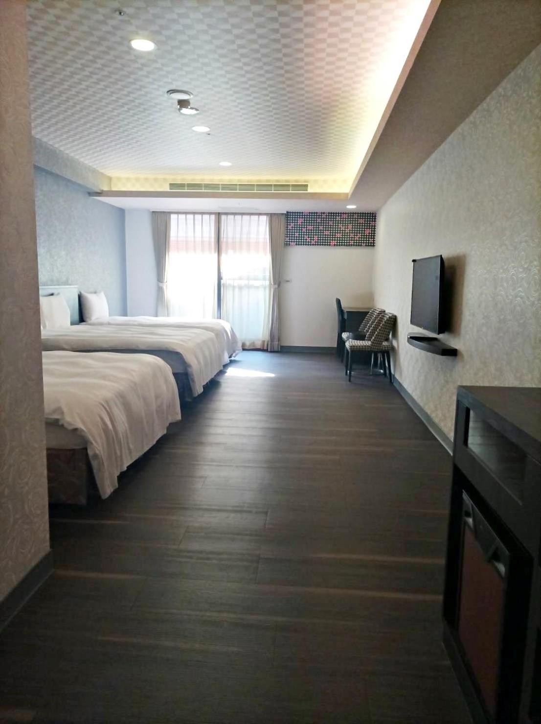 Crystal Hotel 풀리 외부 사진